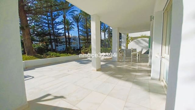 Apartamento de 4 habitaciones en San Pedro de Alcántara Pueblo, Marbella en venta con piscina garaje - 1.050.000 € (Ref: 9540125)
