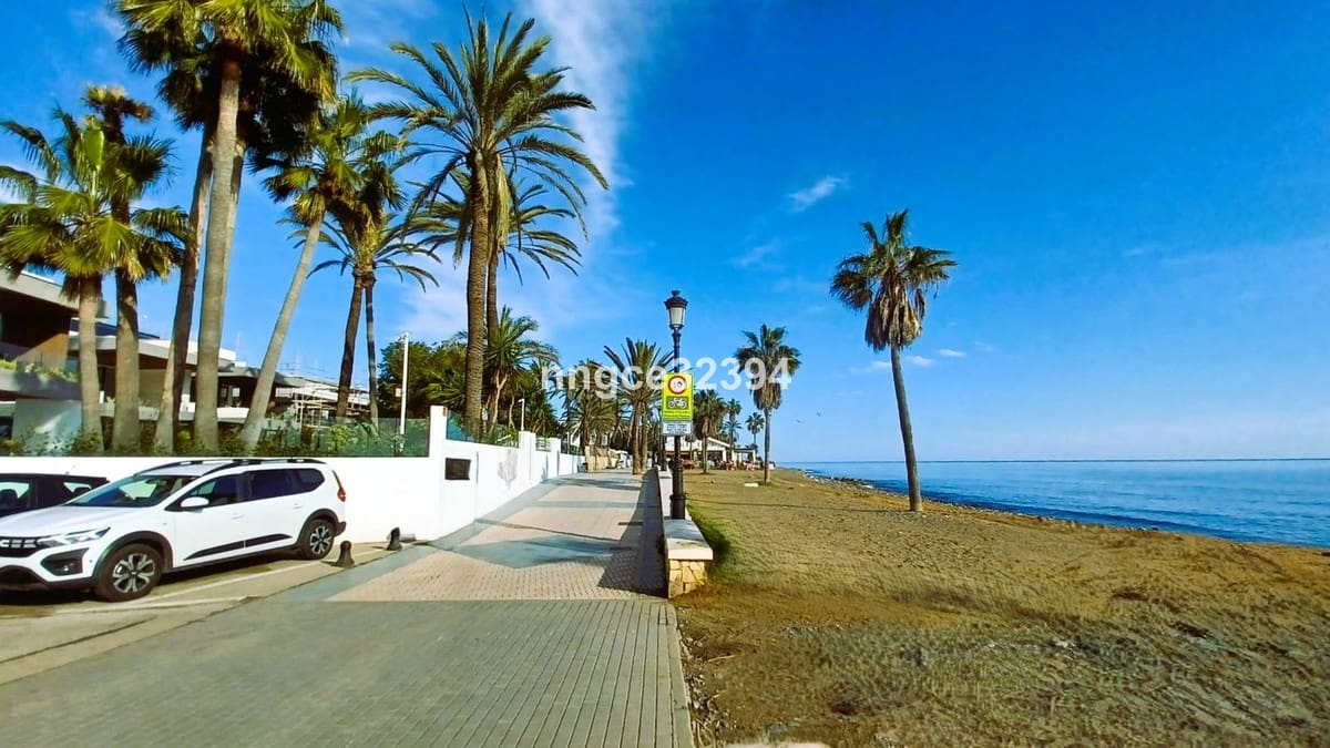 Apartamento de 4 habitaciones en San Pedro de Alcantara en venta con piscina garaje - 1.050.000 € (Ref: 9540125)