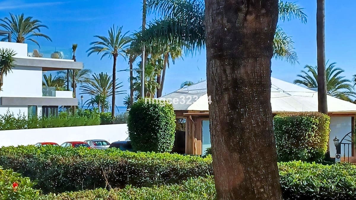 Apartamento de 4 habitaciones en San Pedro de Alcantara en venta con piscina garaje - 1.050.000 € (Ref: 9540125)