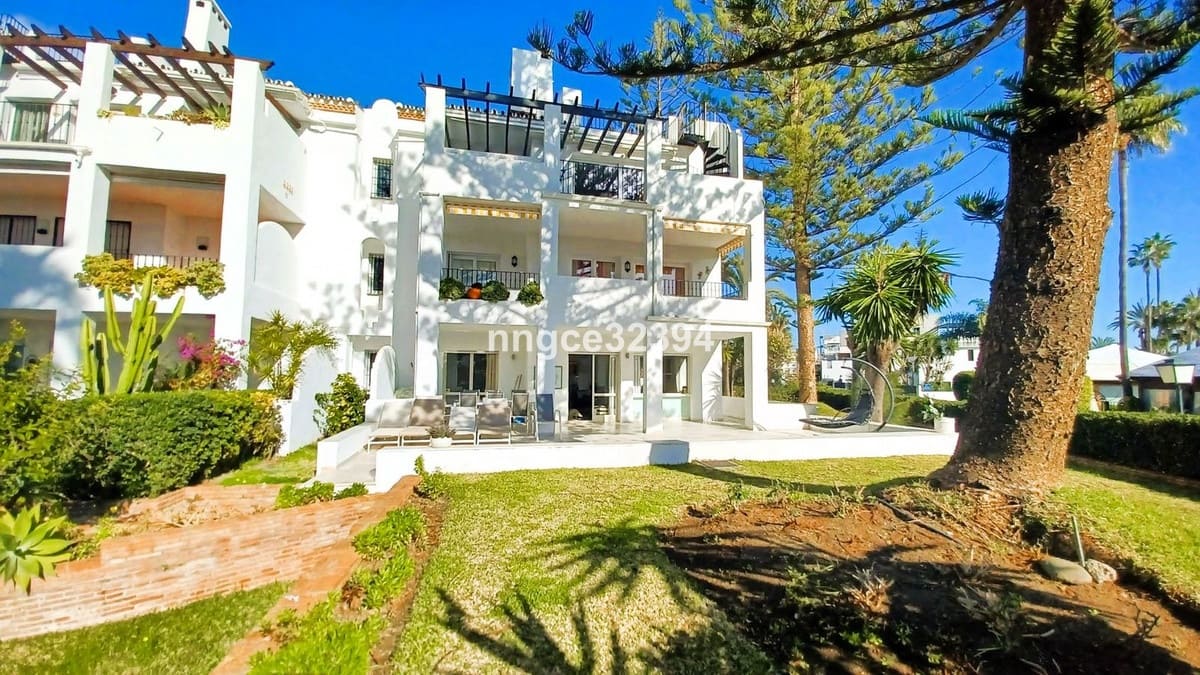 Apartamento de 4 habitaciones en San Pedro de Alcantara en venta con piscina garaje - 1.050.000 € (Ref: 9540125)