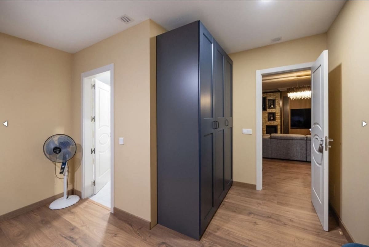 5 sypialnia Apartament na sprzedaż w Benahavis z basenem garażem - 1 050 000 € (Ref: 9540126)