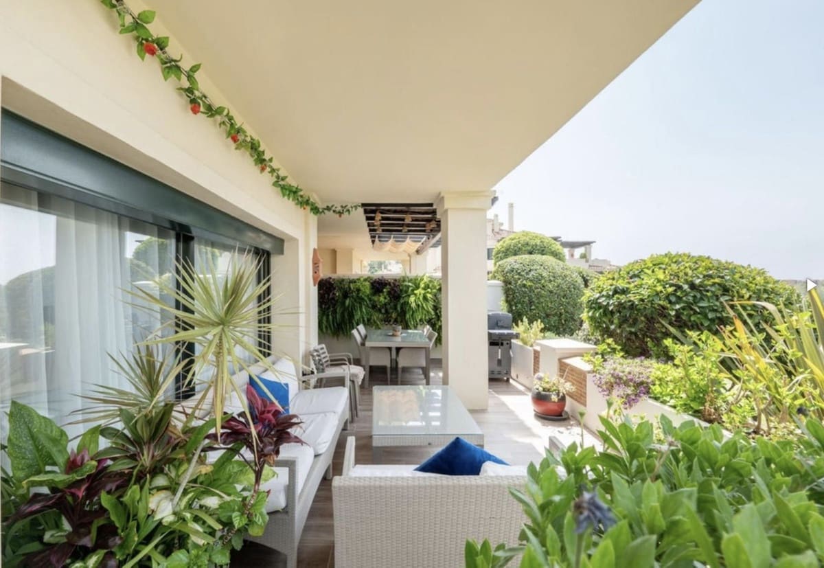 5 sypialnia Apartament na sprzedaż w Benahavis z basenem garażem - 1 050 000 € (Ref: 9540126)