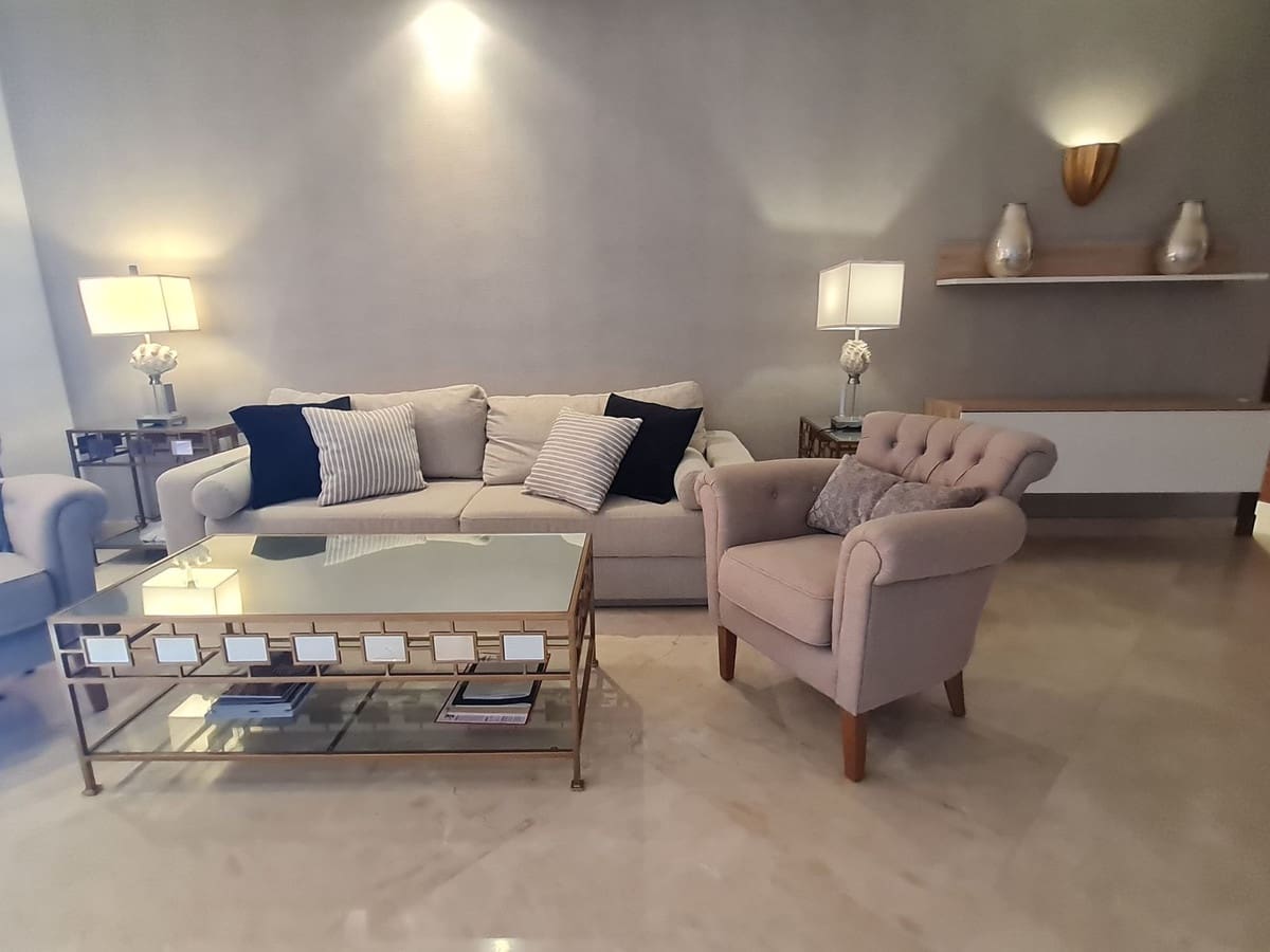 2 soverom Leilighet til salgs i Estepona med svømmebasseng - € 1 050 000 (Ref: 9540127)