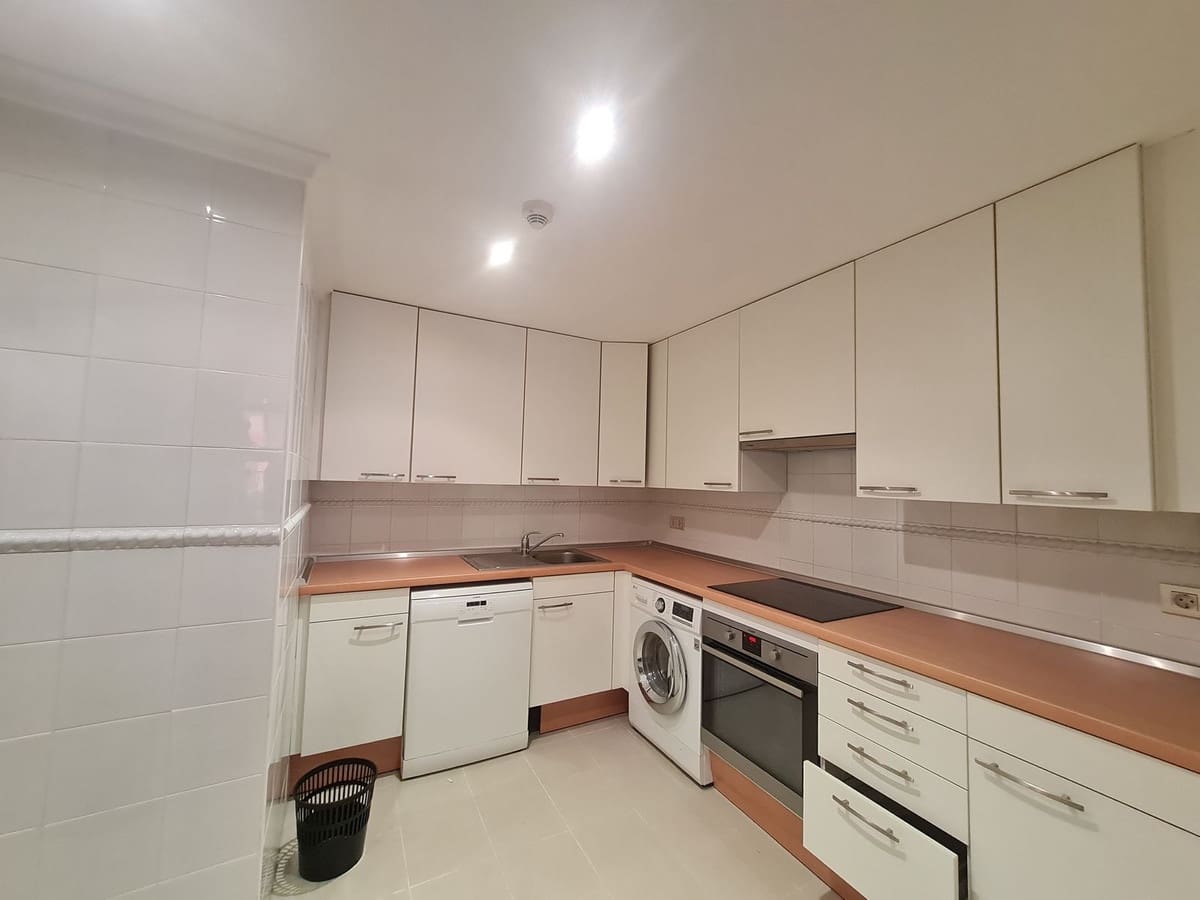 2 soverom Leilighet til salgs i Estepona med svømmebasseng - € 1 050 000 (Ref: 9540127)