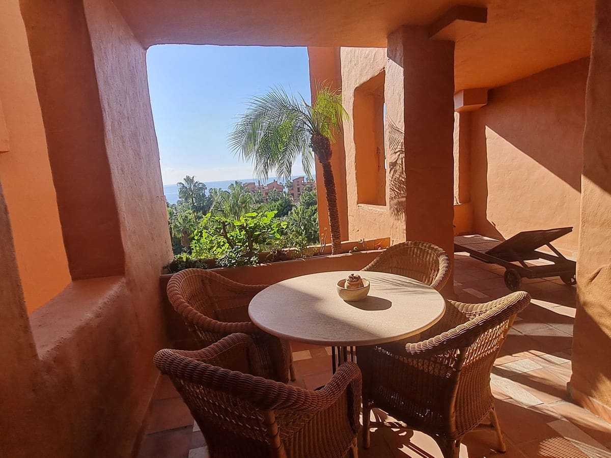 2 soverom Leilighet til salgs i Estepona med svømmebasseng - € 1 050 000 (Ref: 9540127)