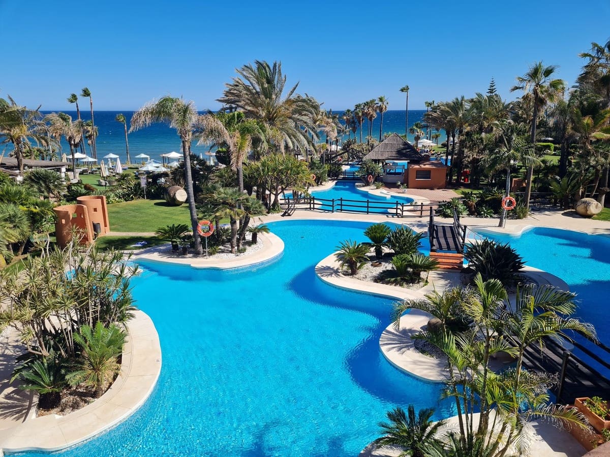 2 soverom Leilighet til salgs i Estepona med svømmebasseng - € 1 050 000 (Ref: 9540127)