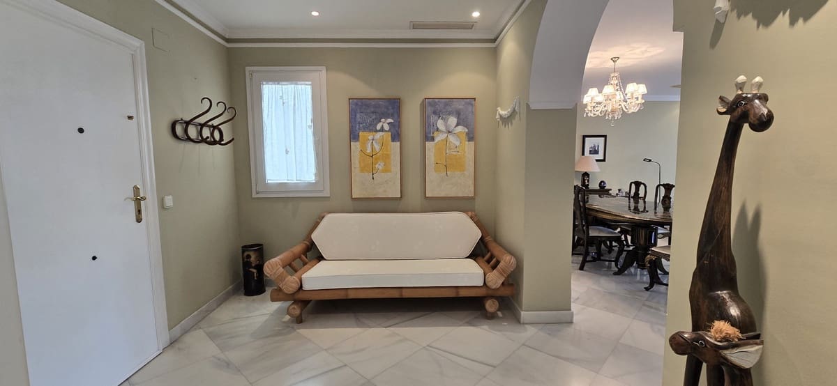 4 soveværelse Lejlighed til salg i Torremolinos med swimmingpool - € 1.050.000 (Ref: 9540128)