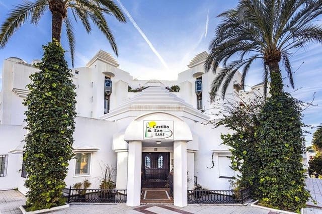 4 soveværelse Lejlighed til salg i Torremolinos med swimmingpool - € 1.050.000 (Ref: 9540128)