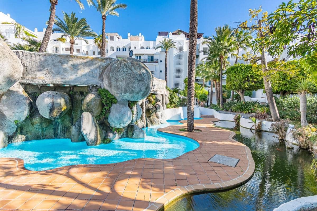 4 soveværelse Lejlighed til salg i Torremolinos med swimmingpool - € 1.050.000 (Ref: 9540128)
