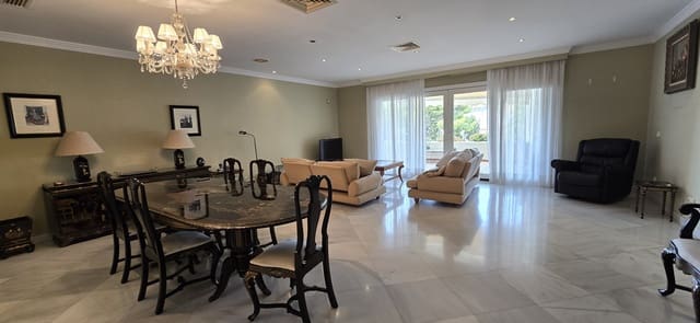 4 soveværelse Lejlighed til salg i Torremolinos med swimmingpool - € 1.050.000 (Ref: 9540128)