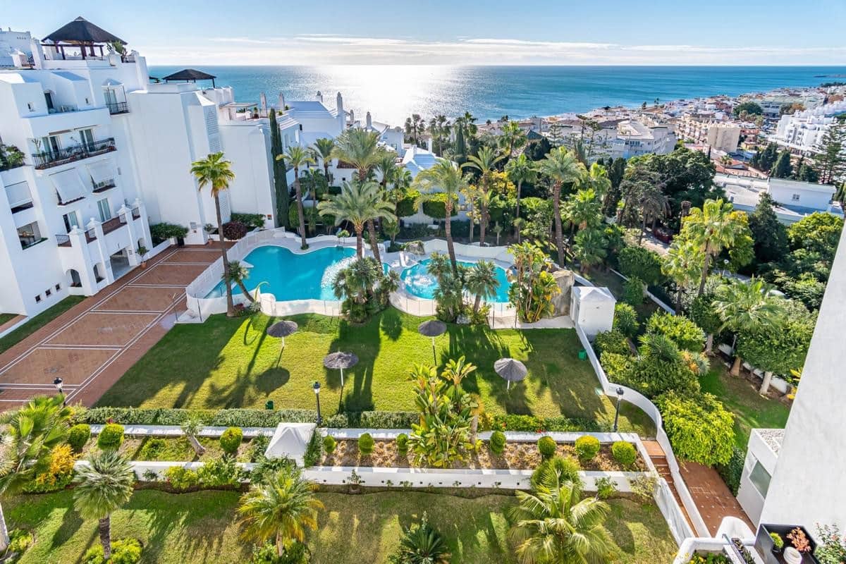 4 soveværelse Lejlighed til salg i Torremolinos med swimmingpool - € 1.050.000 (Ref: 9540128)
