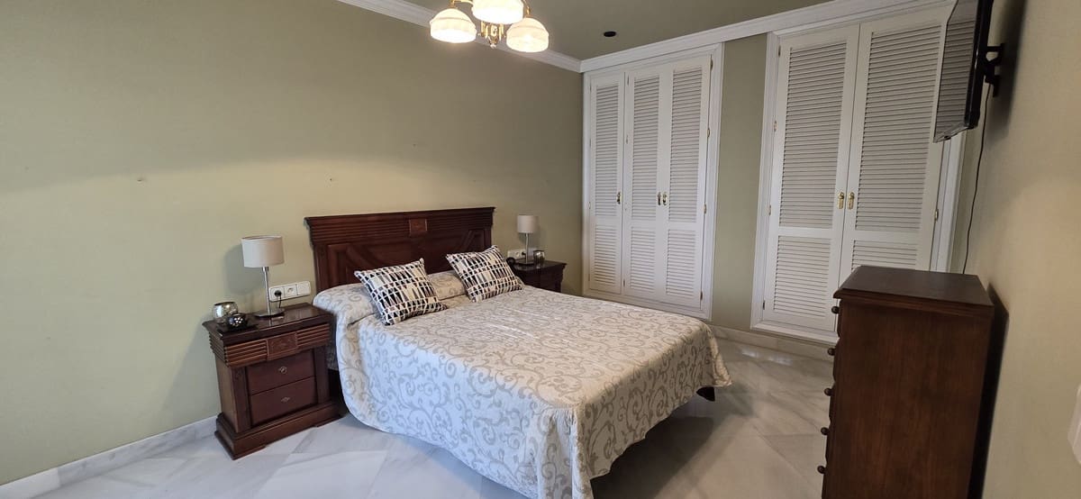 4 soveværelse Lejlighed til salg i Torremolinos med swimmingpool - € 1.050.000 (Ref: 9540128)