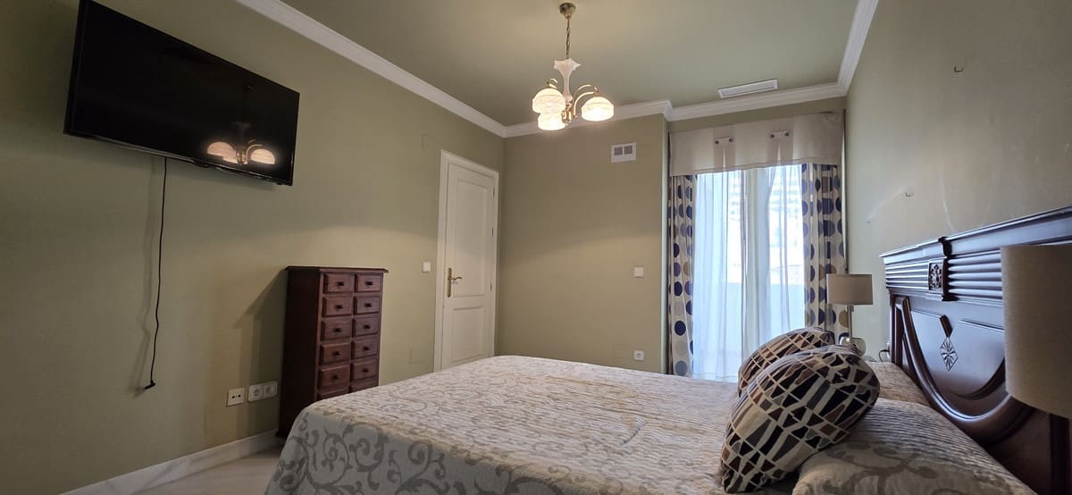 4 soveværelse Lejlighed til salg i Torremolinos med swimmingpool - € 1.050.000 (Ref: 9540128)