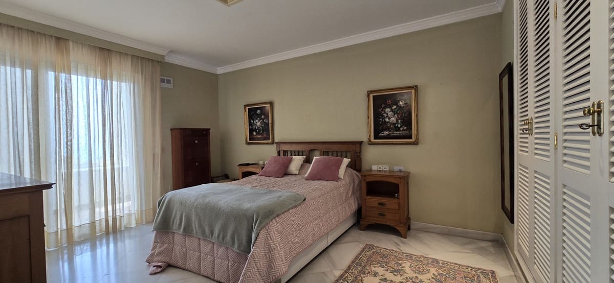 4 soveværelse Lejlighed til salg i Torremolinos med swimmingpool - € 1.050.000 (Ref: 9540128)