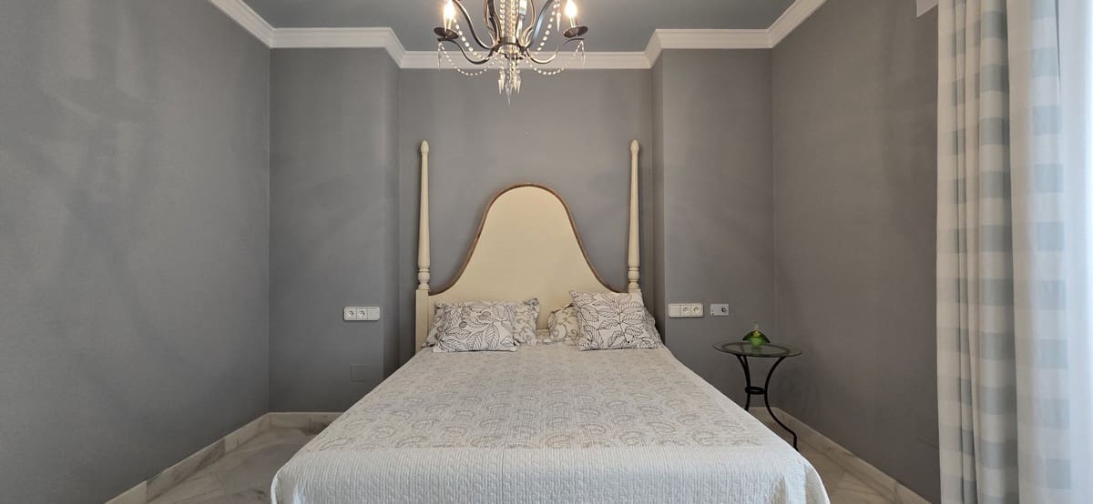 4 soveværelse Lejlighed til salg i Torremolinos med swimmingpool - € 1.050.000 (Ref: 9540128)