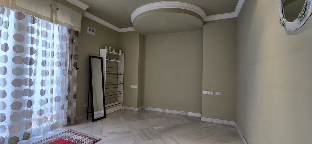 4 soveværelse Lejlighed til salg i Torremolinos med swimmingpool - € 1.050.000 (Ref: 9540128)