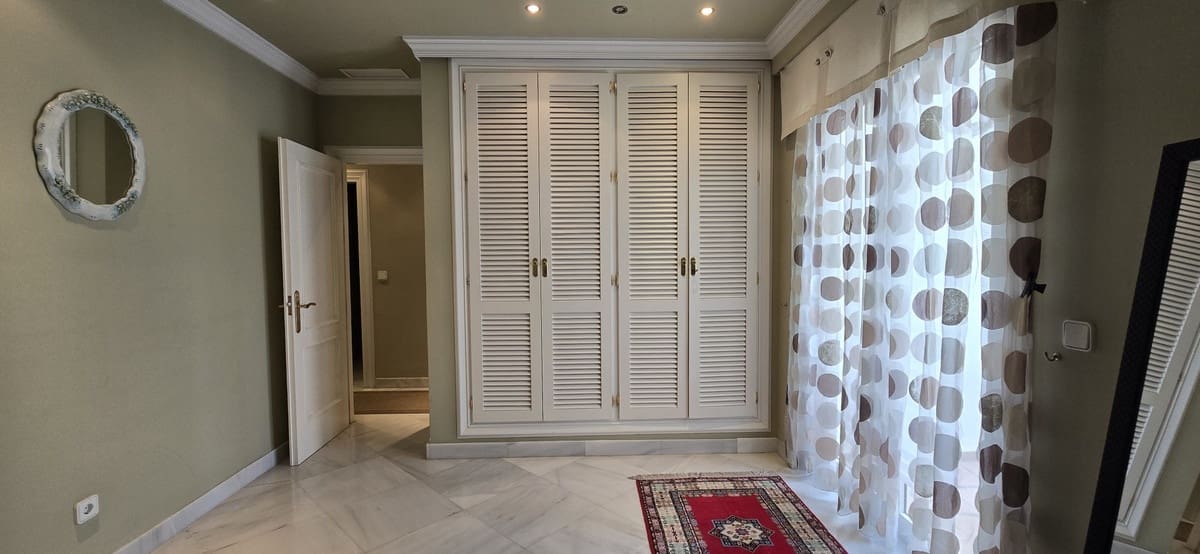 4 soveværelse Lejlighed til salg i Torremolinos med swimmingpool - € 1.050.000 (Ref: 9540128)