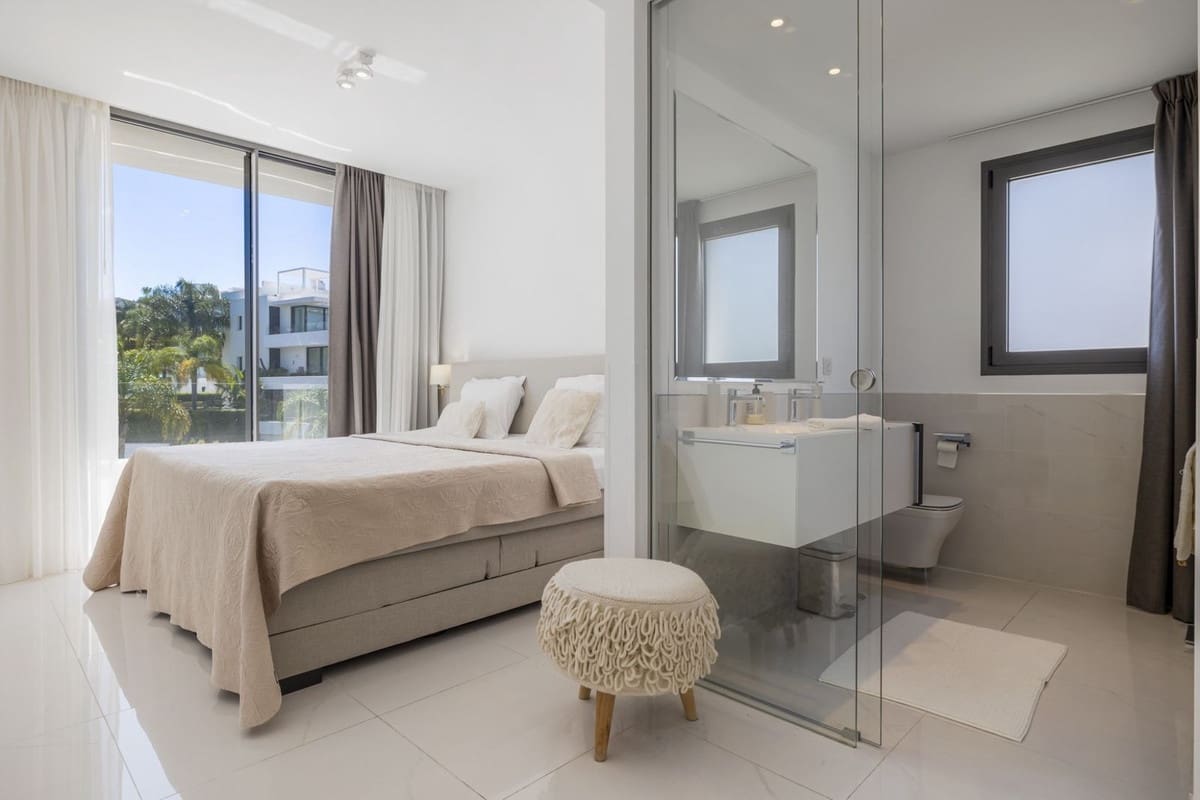 3 sypialnia Penthouse na sprzedaż w Benahavis z basenem - 1 050 000 € (Ref: 9540129)