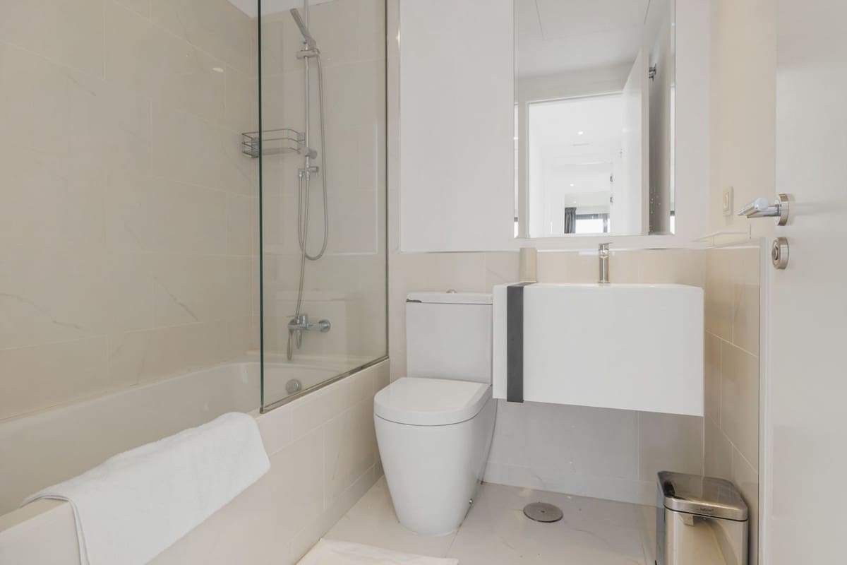 3 sypialnia Penthouse na sprzedaż w Benahavis z basenem - 1 050 000 € (Ref: 9540129)