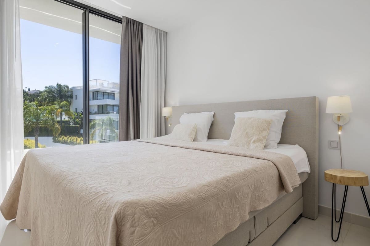 3 sypialnia Penthouse na sprzedaż w Benahavis z basenem - 1 050 000 € (Ref: 9540129)