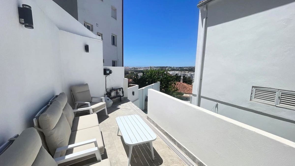 3 soveværelse Villa til salg i Nueva Andalucia med swimmingpool - € 1.050.000 (Ref: 9540130)