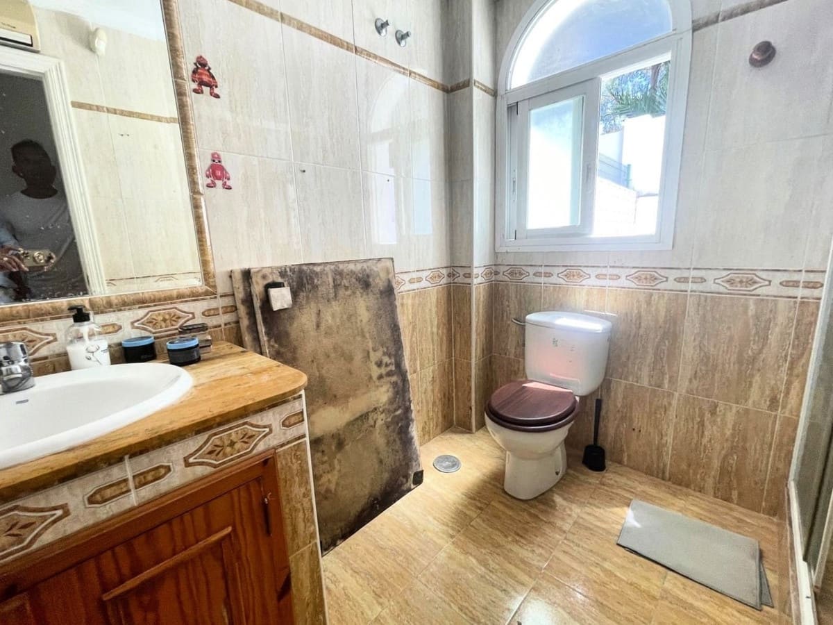 3 soveværelse Villa til salg i Nueva Andalucia med swimmingpool - € 1.050.000 (Ref: 9540130)