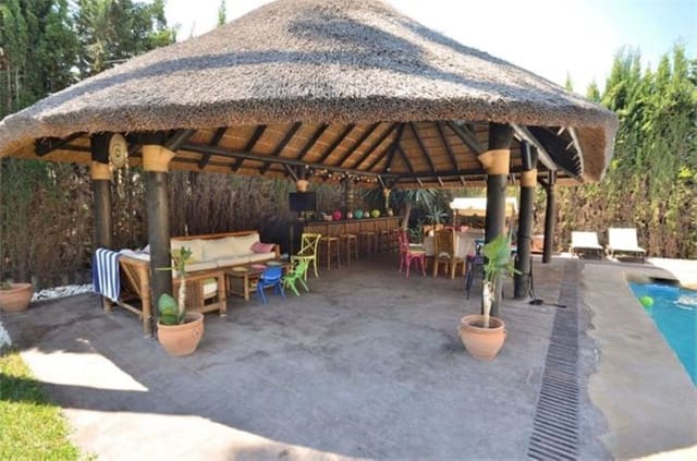 4 Zimmer Villa zu verkaufen in Mijas Golf, Mijas mit Pool - 1.050.000 € (Ref: 9540131)