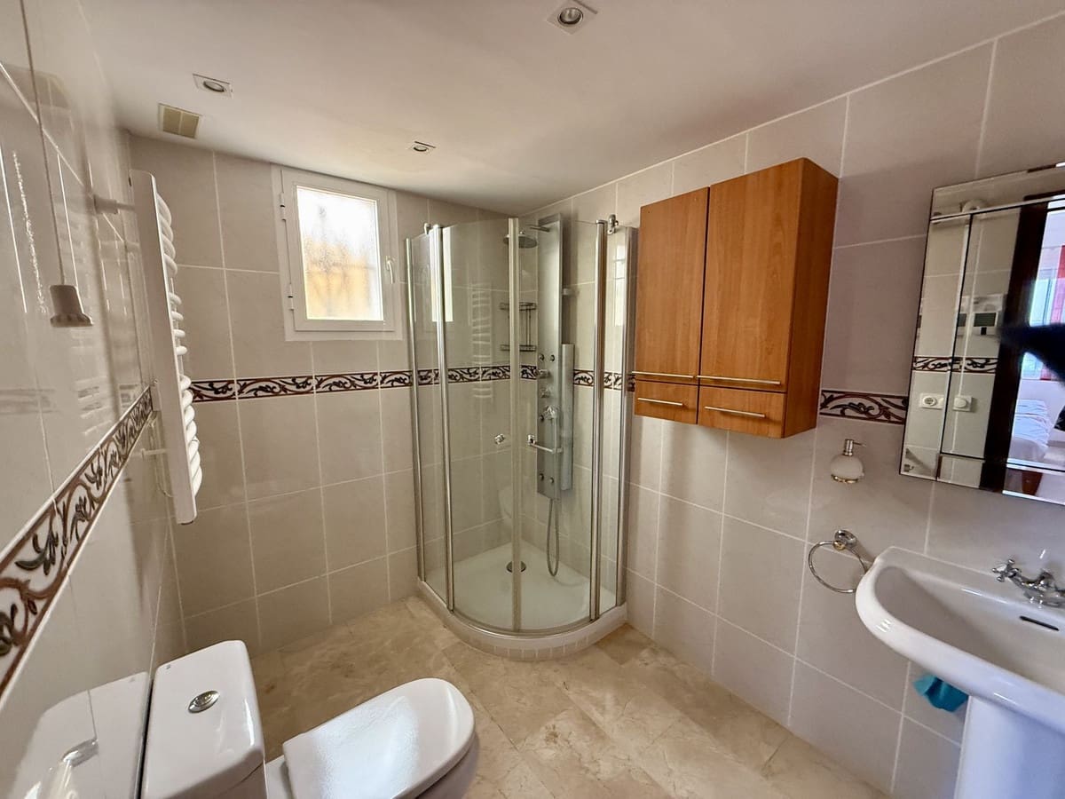 4 bedroom Semi-detached Villa for sale in Elviria with pool - € 1,050,000 (Ref: 9540133)