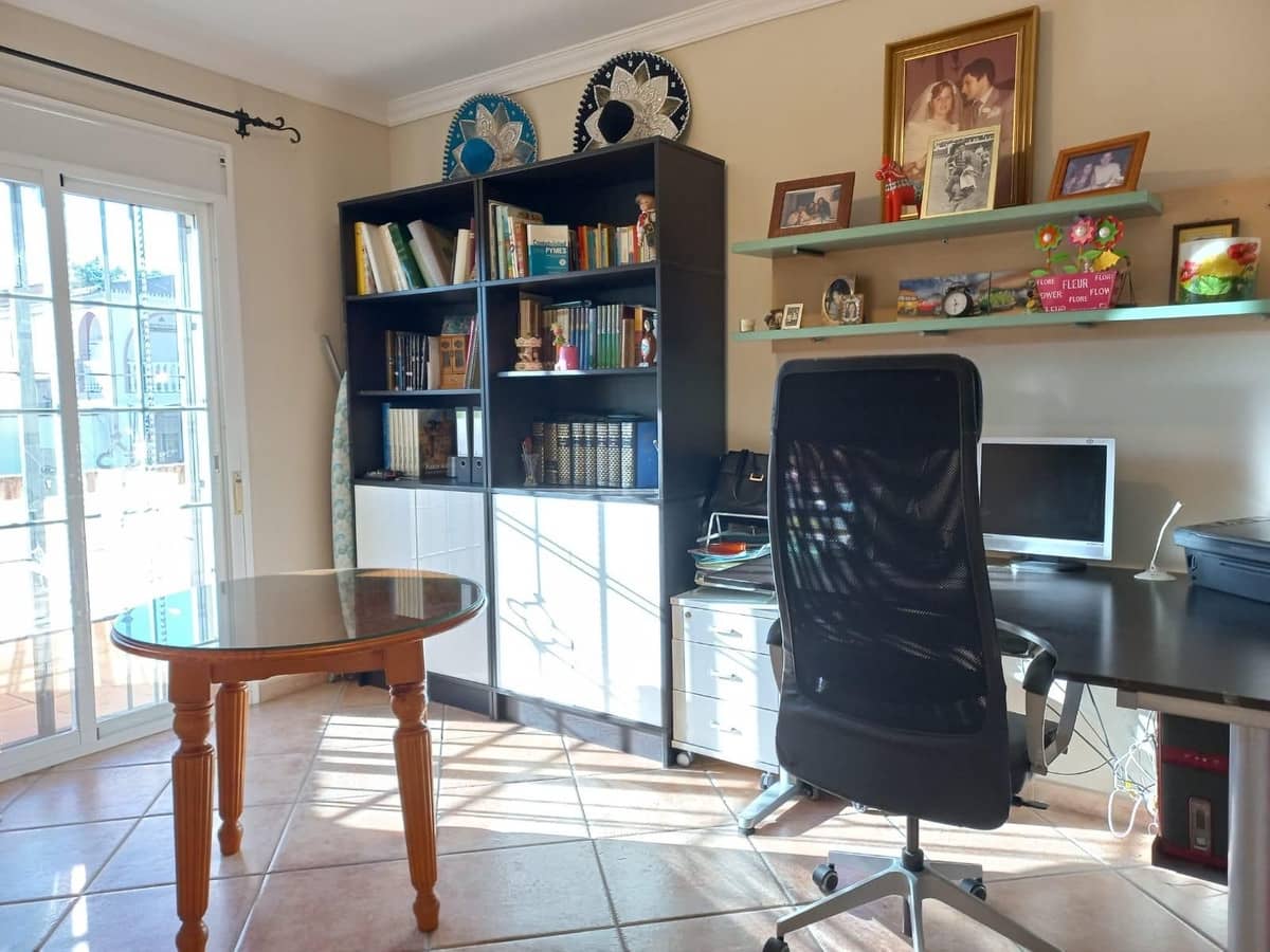 5 sovrum Semi-fristående Villa till salu i San Pedro de Alcantara med garage - 1 050 000 € (Ref: 9540134)