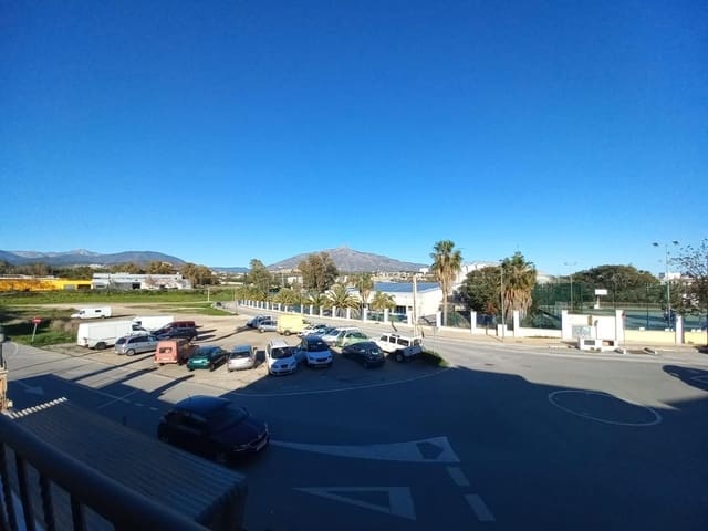 5 soverom Kjedet enebolig til salgs i San Pedro de Alcántara Pueblo, Marbella med garasje - € 1 050 000 (Ref: 9540134)