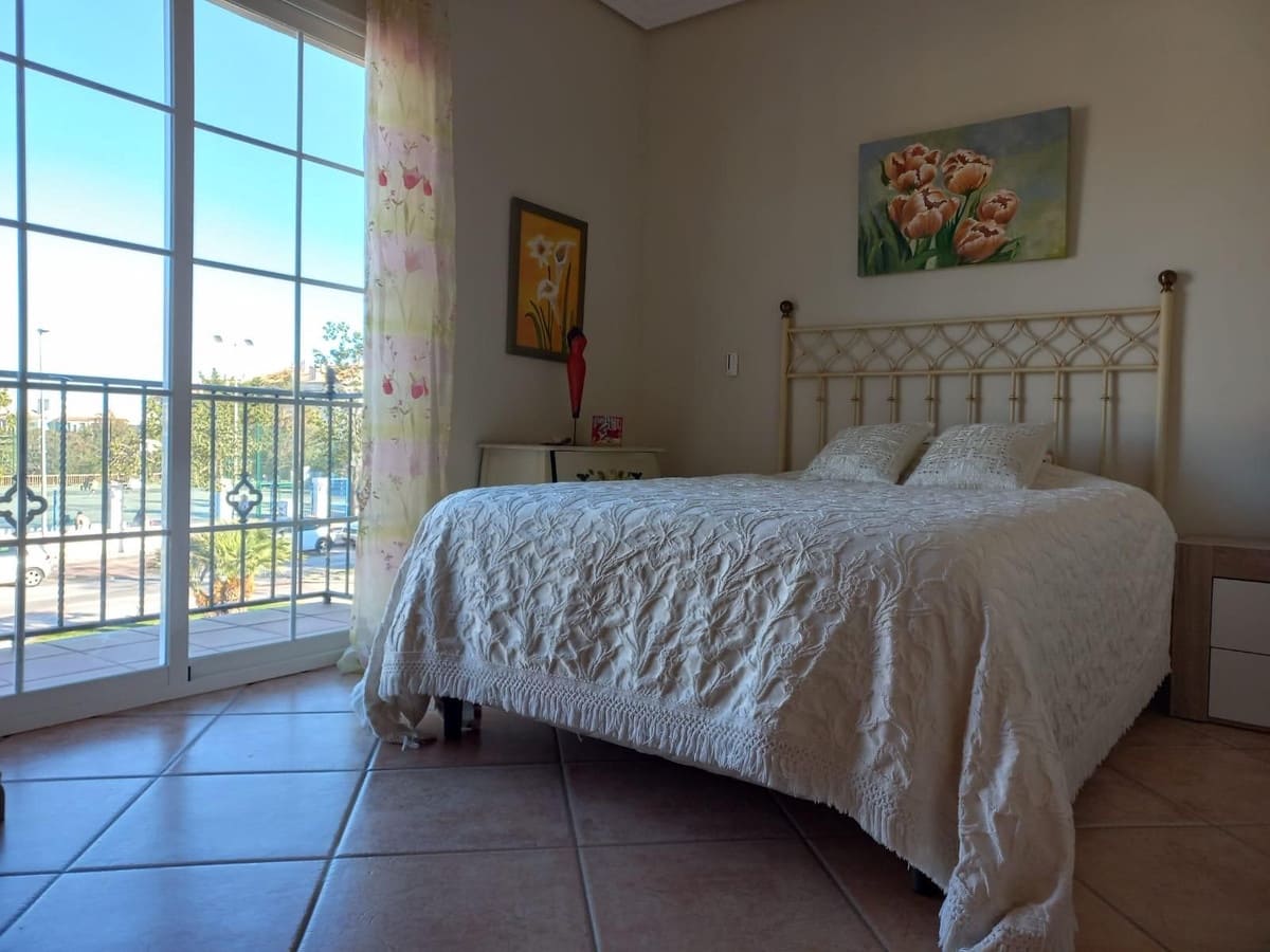 5 sovrum Semi-fristående Villa till salu i San Pedro de Alcantara med garage - 1 050 000 € (Ref: 9540134)