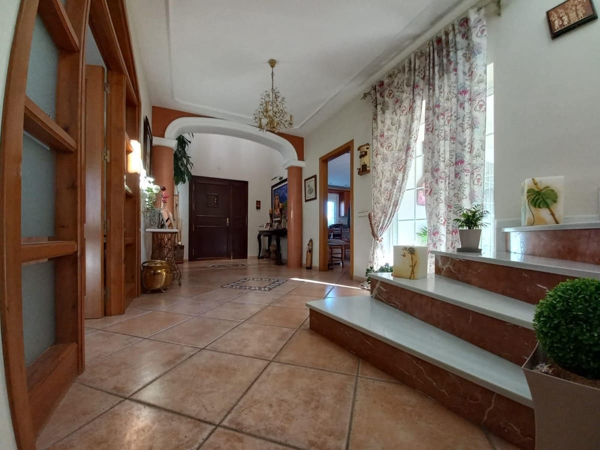 5 sovrum Semi-fristående Villa till salu i San Pedro de Alcantara med garage - 1 050 000 € (Ref: 9540134)