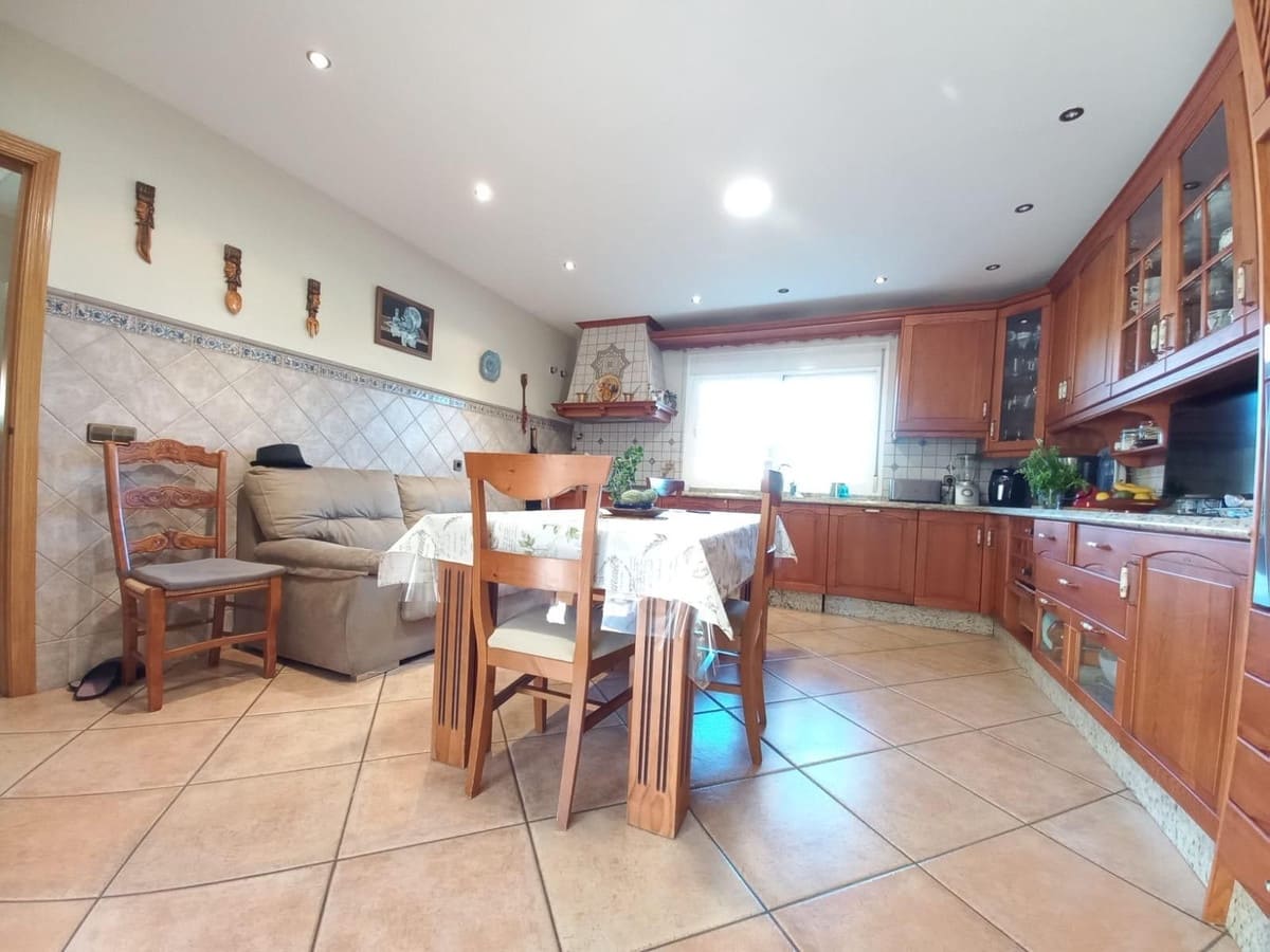 5 sovrum Semi-fristående Villa till salu i San Pedro de Alcantara med garage - 1 050 000 € (Ref: 9540134)