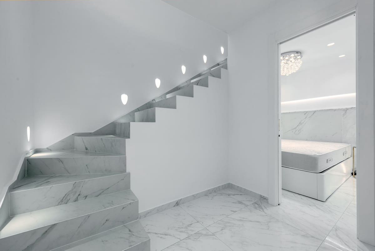 3 soveværelse Byhus til salg i Nueva Andalucia med swimmingpool - € 1.050.000 (Ref: 9540135)