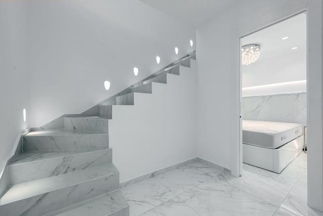 3 soveværelse Byhus til salg i La Dama de Noche - La Alzambra, Marbella med swimmingpool - € 1.050.000 (Ref: 9540135)