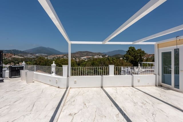 3 soveværelse Byhus til salg i La Dama de Noche - La Alzambra, Marbella med swimmingpool - € 1.050.000 (Ref: 9540135)