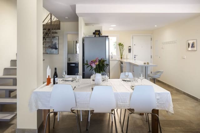 4 soveværelse Byhus til salg i El Palo, Málaga by - € 999.000 (Ref: 9540136)