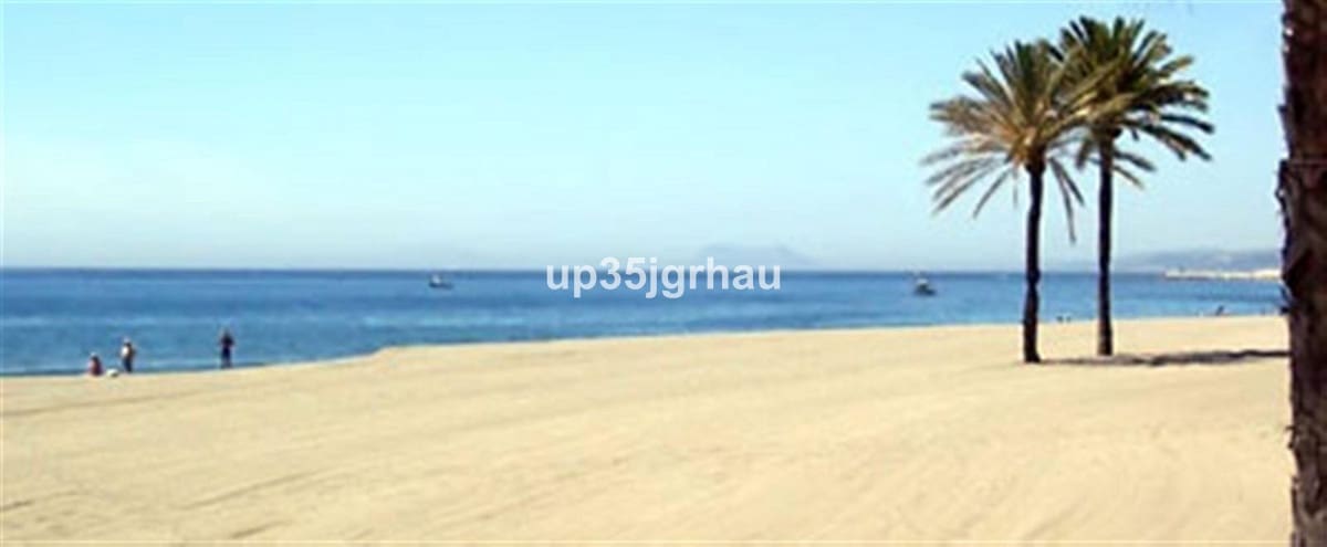 4 quarto Casa em Banda para venda em Estepona - 1 050 000 € (Ref: 9540137)