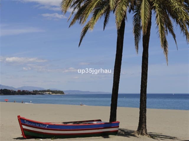 4 bedroom Townhouse for sale in Centro, Estepona - € 1,050,000 (Ref: 9540137)