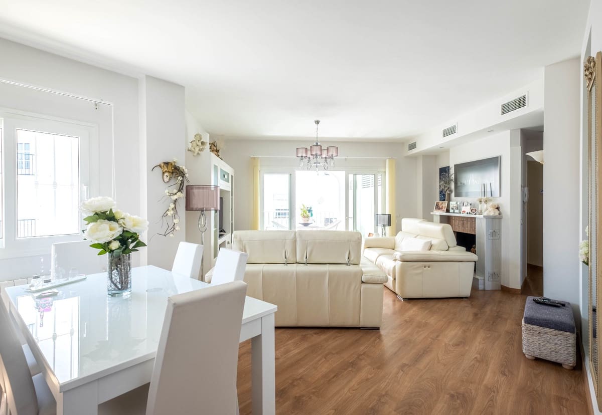 4 soverom Hus til salgs i Fuengirola med svømmebasseng - € 1 050 000 (Ref: 9540138)