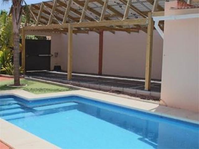 6 soveværelse Villa til salg i Torremolinos med swimmingpool - € 1.065.000 (Ref: 9540141)