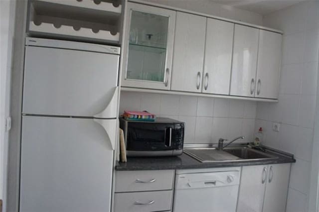 2 soverom Leilighet til salgs i Puerto Banus, Marbella med svømmebasseng - € 1 070 000 (Ref: 9540144)