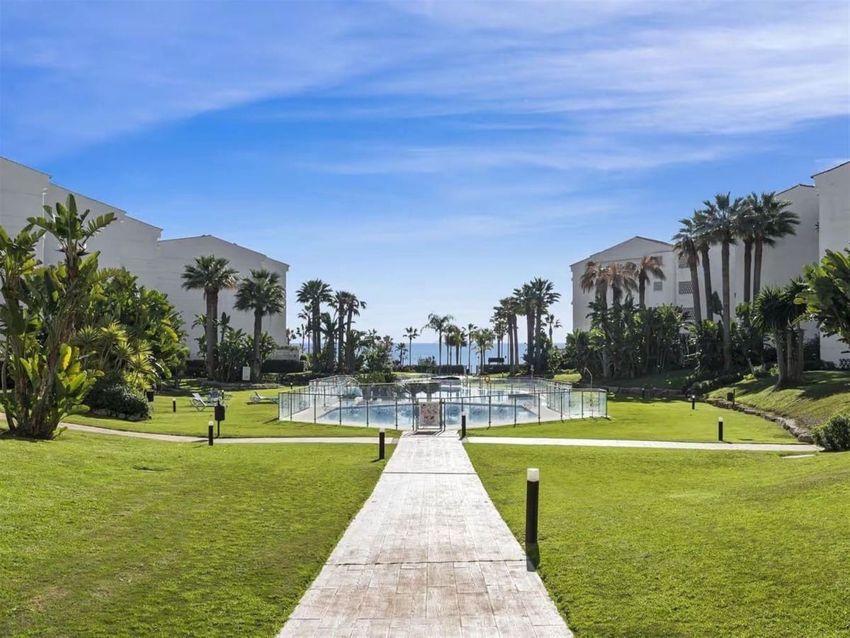 2 soverom Leilighet til salgs i Puerto Banus med svømmebasseng - € 1 070 000 (Ref: 9540144)