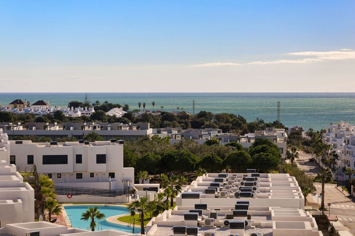 3 bedroom Semi-detached Villa for sale in La Cala de Mijas with pool - € 1,075,000 (Ref: 9540147)