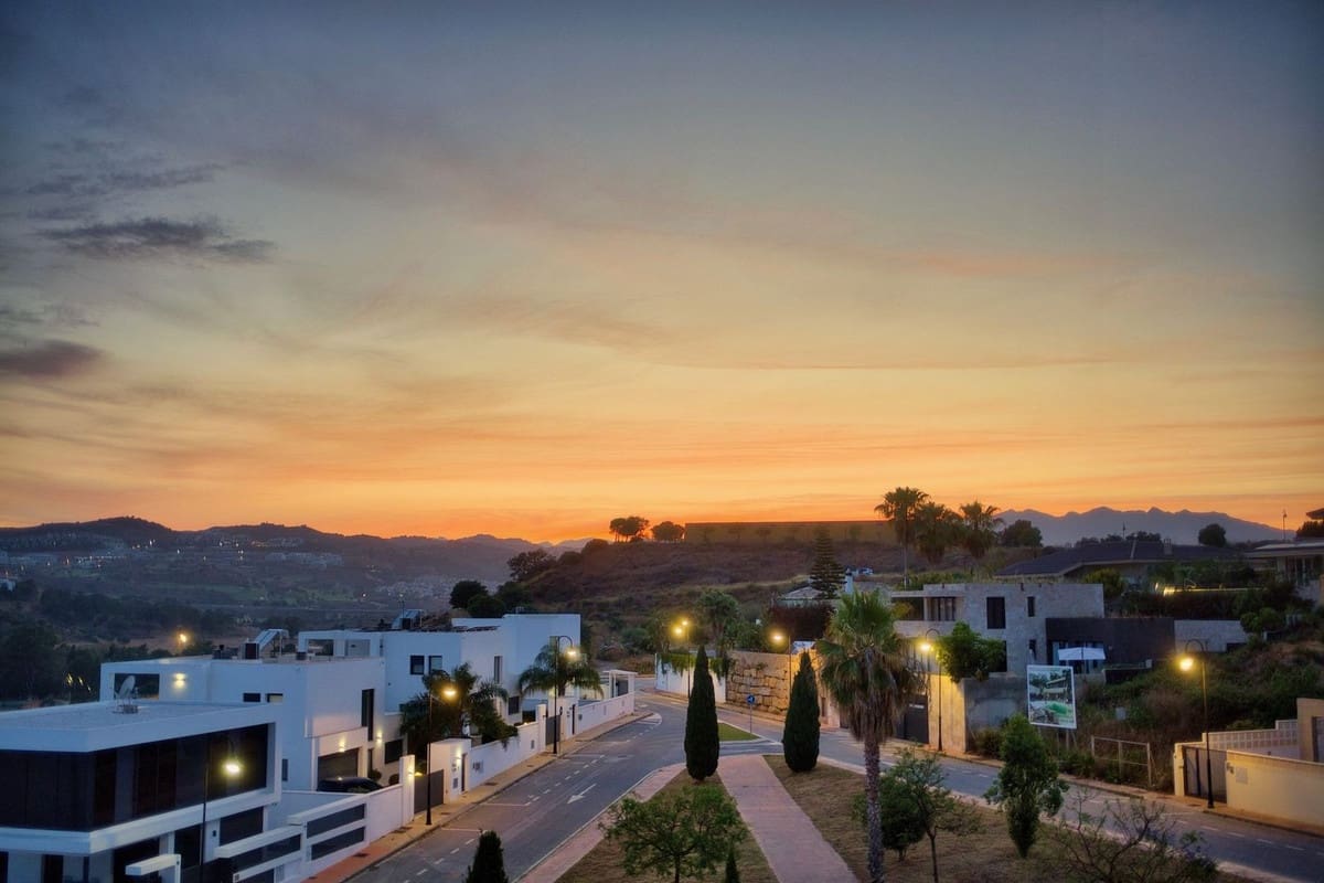 3 bedroom Semi-detached Villa for sale in La Cala de Mijas with pool - € 1,075,000 (Ref: 9540147)