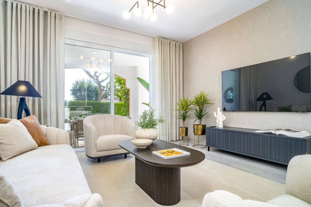 3 soverom Leilighet til salgs i Nueva Andalucia med svømmebasseng - € 1 090 000 (Ref: 9540148)