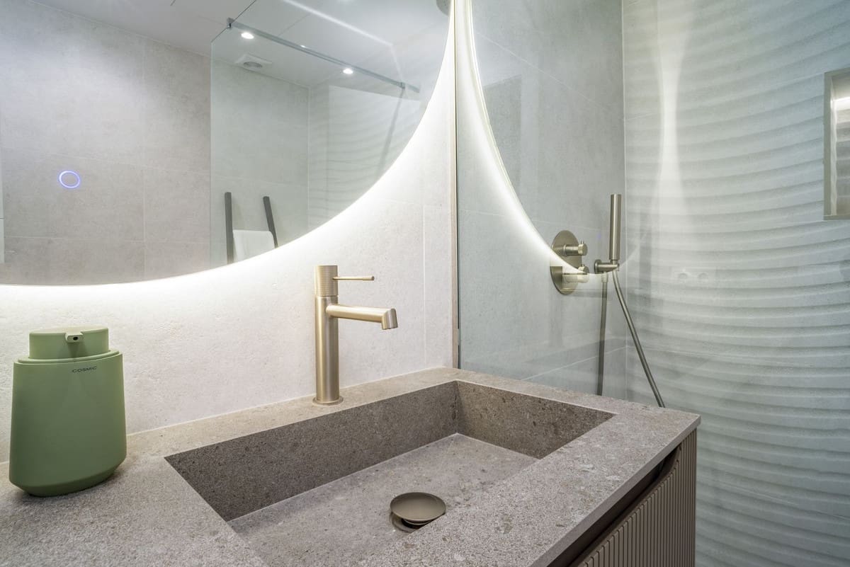 3 soverom Leilighet til salgs i Nueva Andalucia med svømmebasseng - € 1 090 000 (Ref: 9540148)