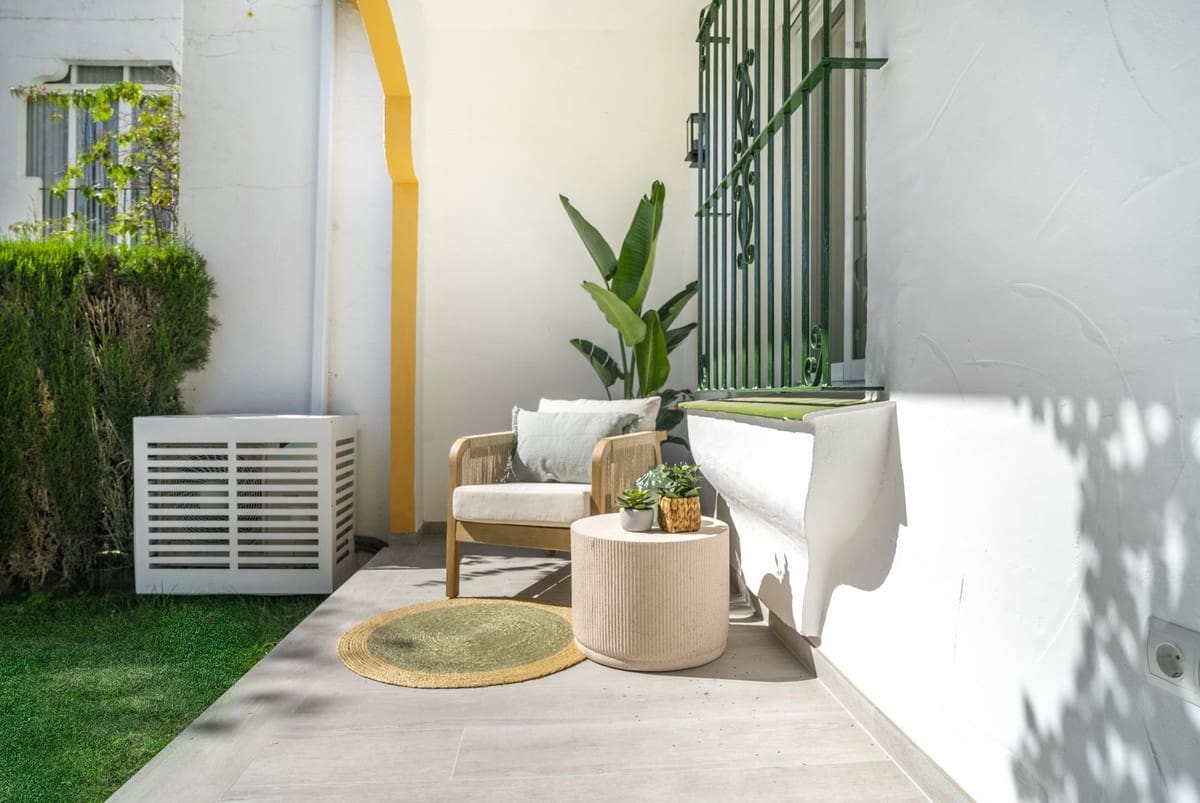 3 soverom Leilighet til salgs i Nueva Andalucia med svømmebasseng - € 1 090 000 (Ref: 9540148)