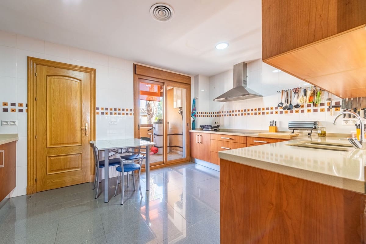 Apartamento de 3 habitaciones en Golden Mile en venta con piscina - 1.090.000 € (Ref: 9540149)