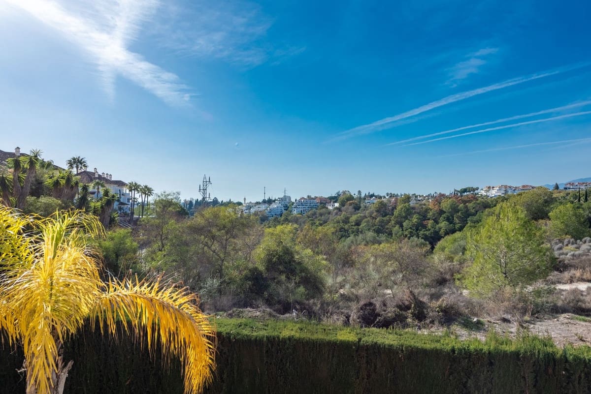 Apartamento de 3 habitaciones en Golden Mile en venta con piscina - 1.090.000 € (Ref: 9540149)